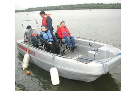 Powerboat with wheelchair access